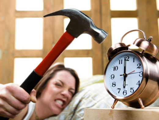 Неліктен біз таңертең ашуланып оянамыз